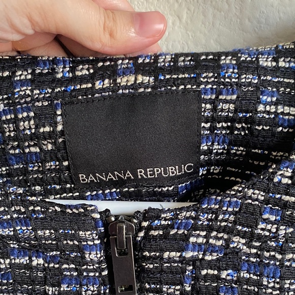 Women’s Banana Republic Black, Navy, and White Tweed Blazer - Picture 2 of 13